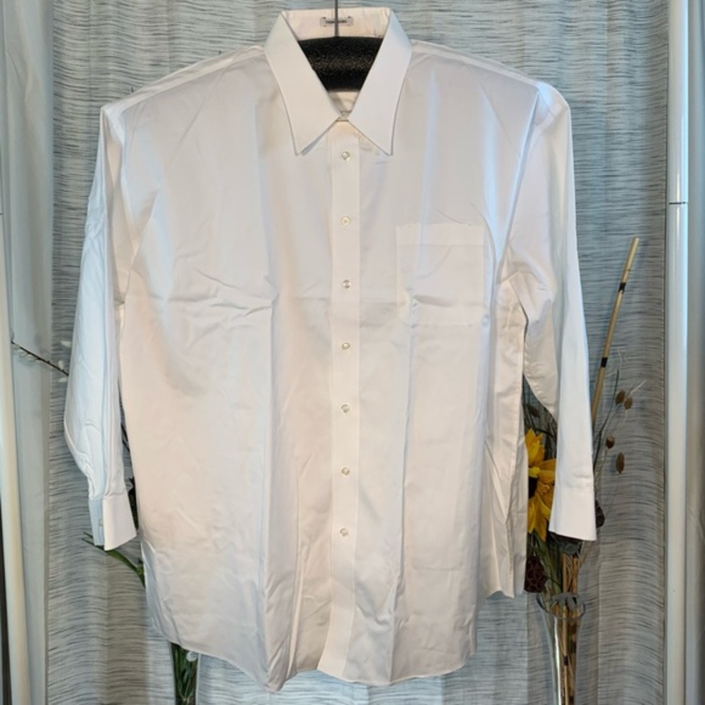 Joseph & Feiss NWOT white button down dress shirt.